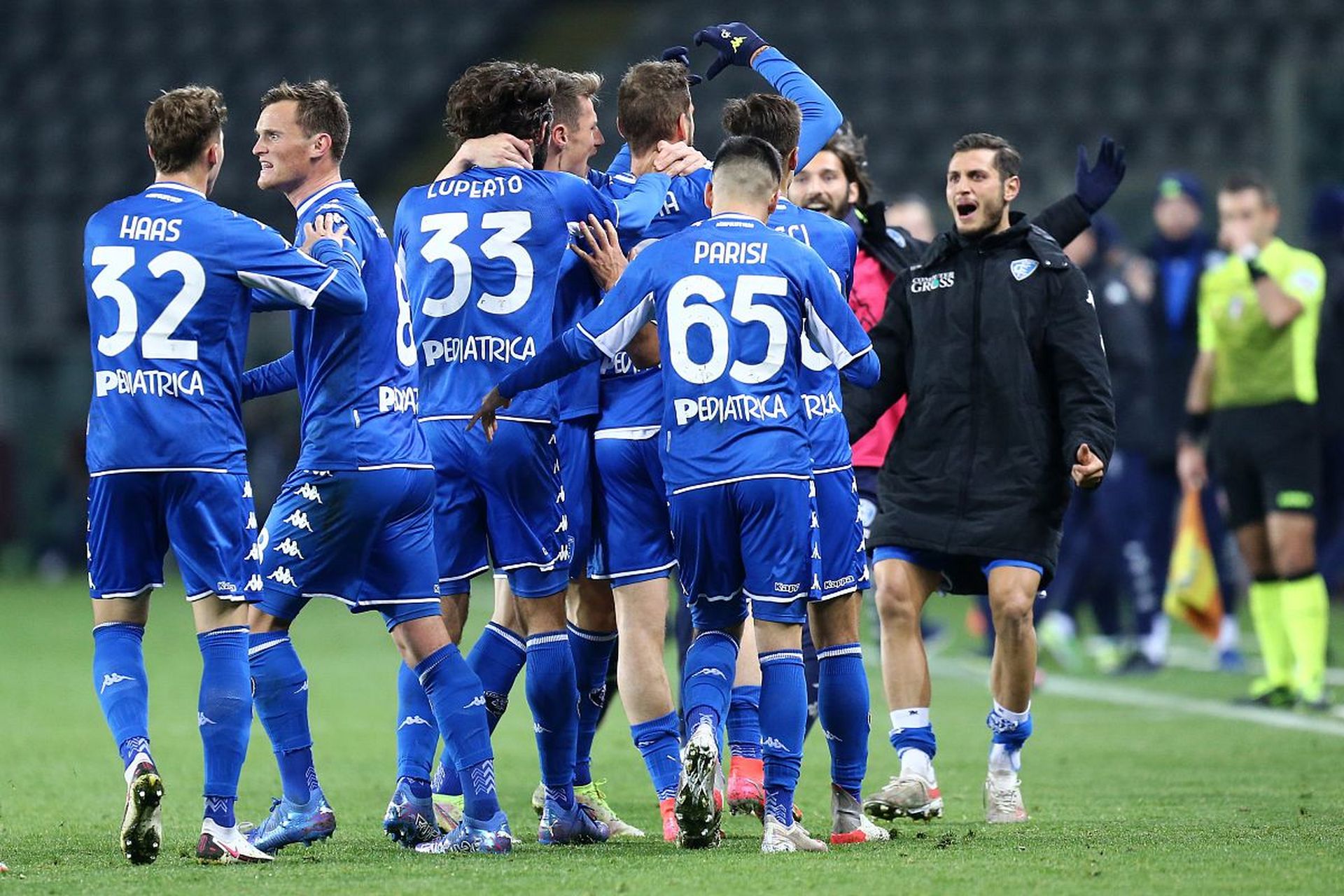 他通过个人 他通过个人